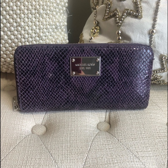 Purple python wallet - Picture 1 of 4
